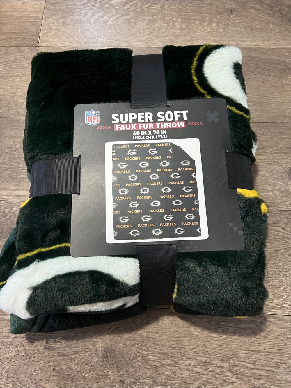 NFL  Packers Super Soft Faux Fur Throw 60 X 70 New